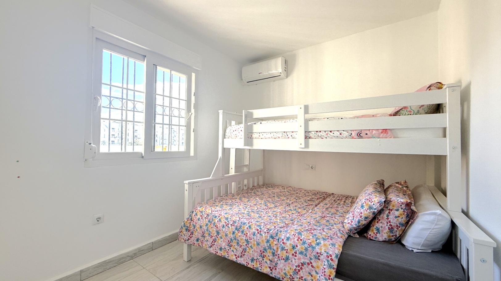 For sale - 2 Bedroom 2 Bathroom Town House in Orihuela - Inland  - Alicante