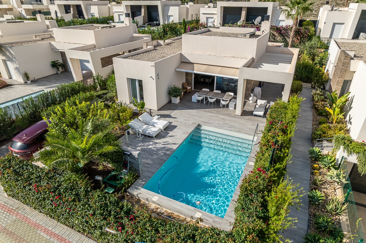 For sale - 2 Bedroom 2 Bathroom Villa in Algorfa - Inland  - Alicante