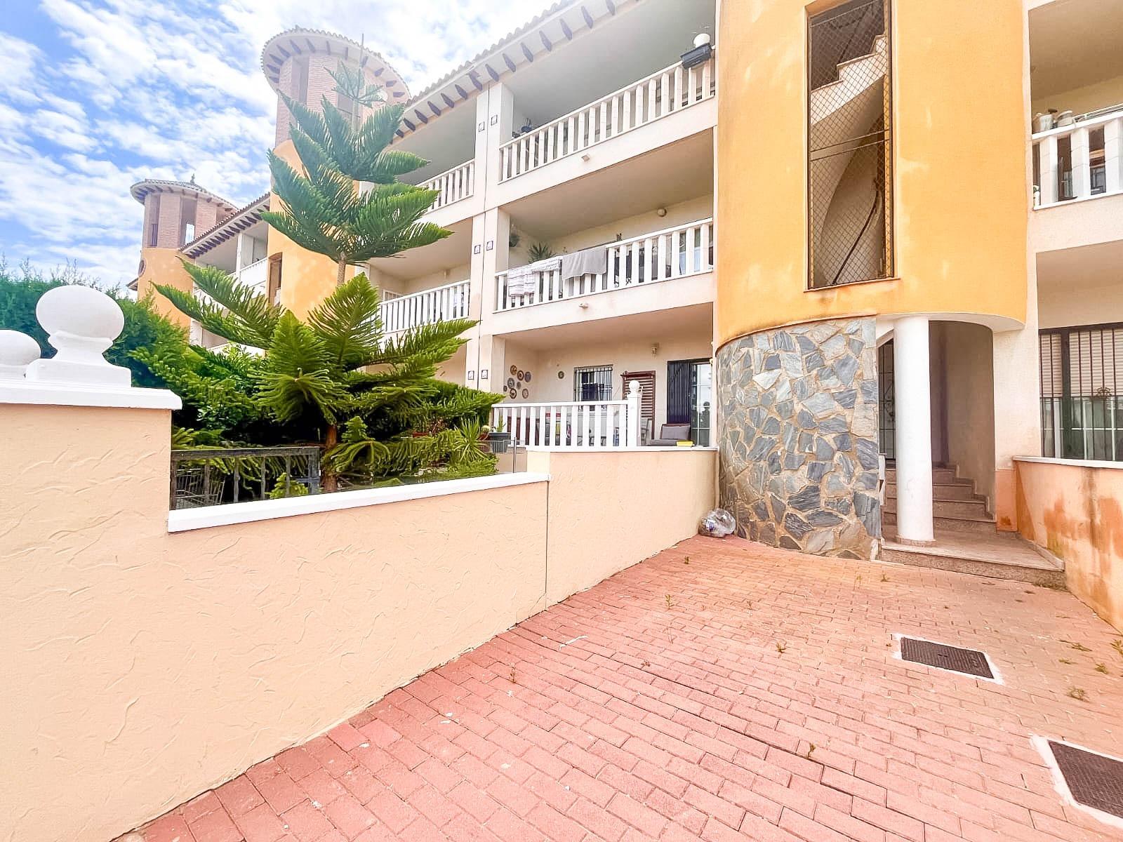 For sale - 2 Bedroom 1 Bathroom Bungalow in Orihuela Costa - Lomas De Cabo Roig-los Dolses  - Alicante