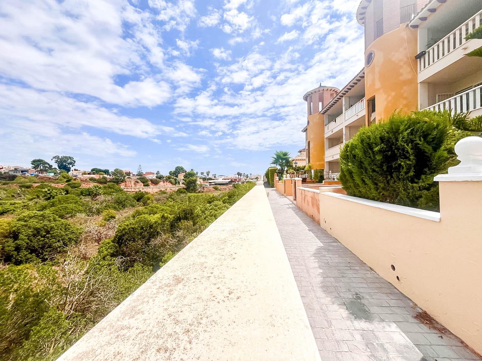 For sale - 2 Bedroom 1 Bathroom Bungalow in Orihuela Costa - Lomas De Cabo Roig-los Dolses  - Alicante