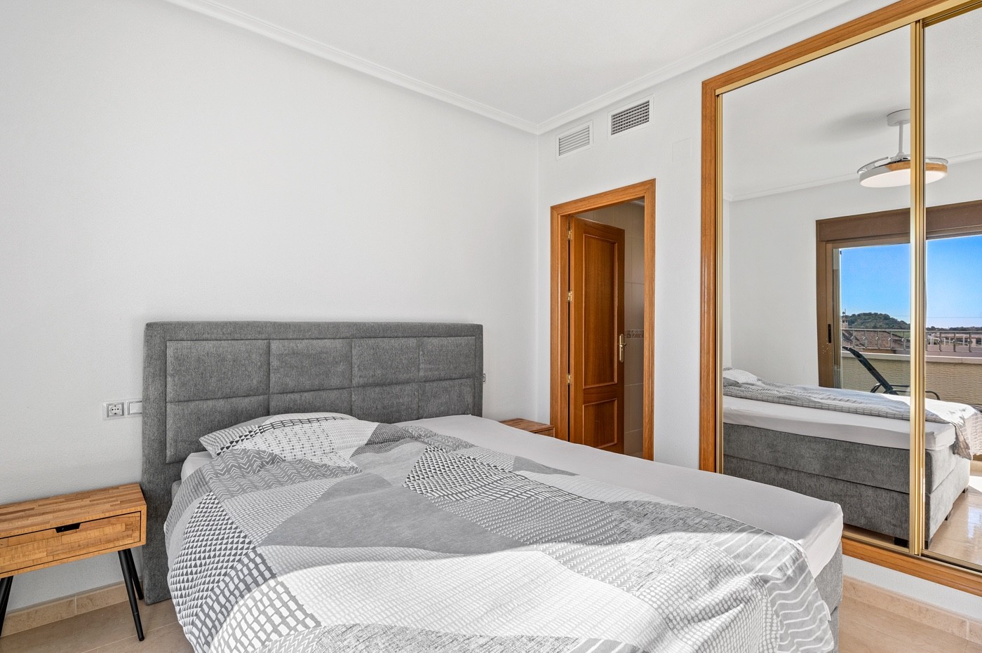 For sale - 3 Bedroom 3 Bathroom Town House in San Miguel de Salinas - Inland  - Alicante