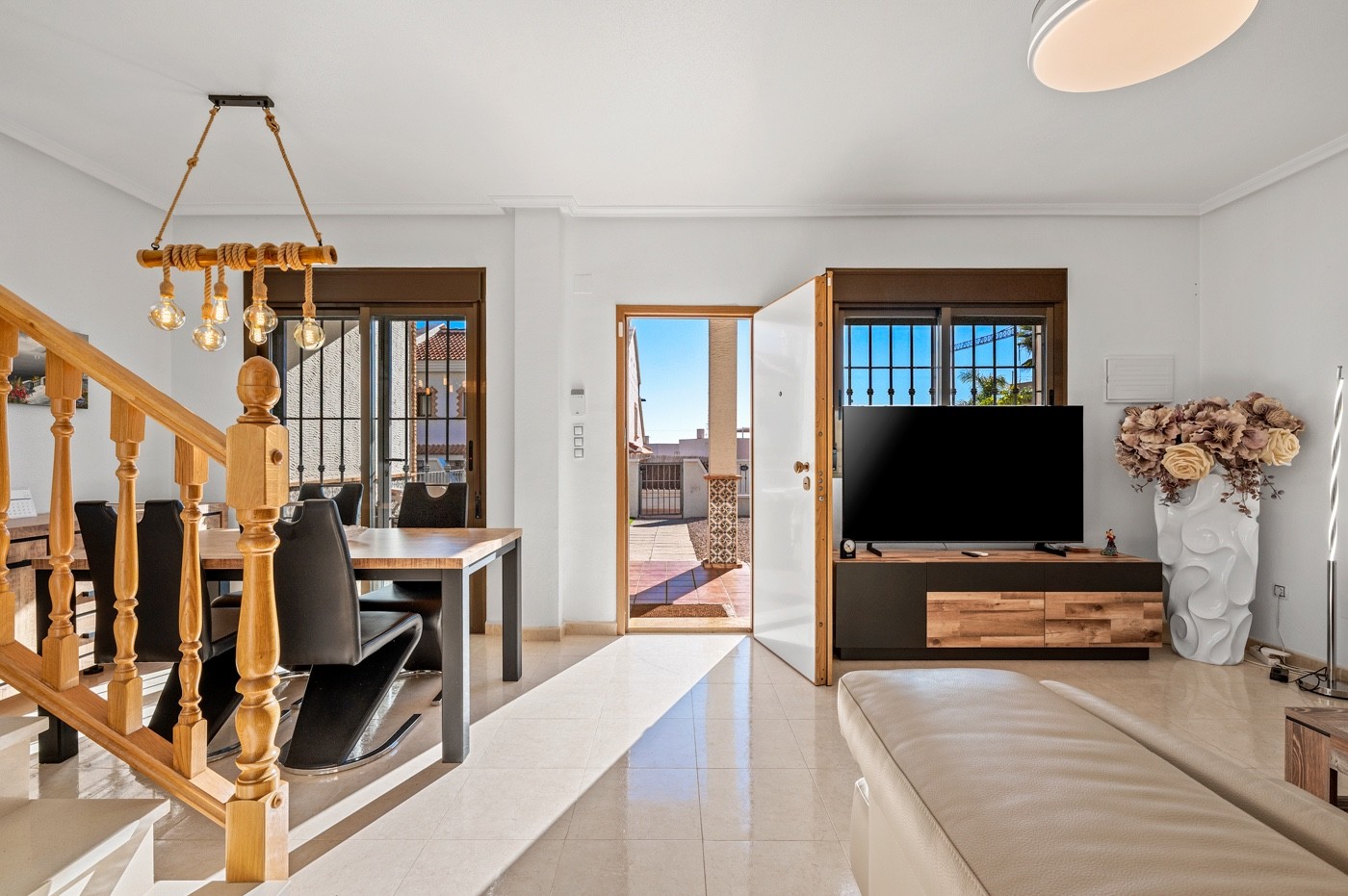 For sale - 3 Bedroom 3 Bathroom Town House in San Miguel de Salinas - Inland  - Alicante