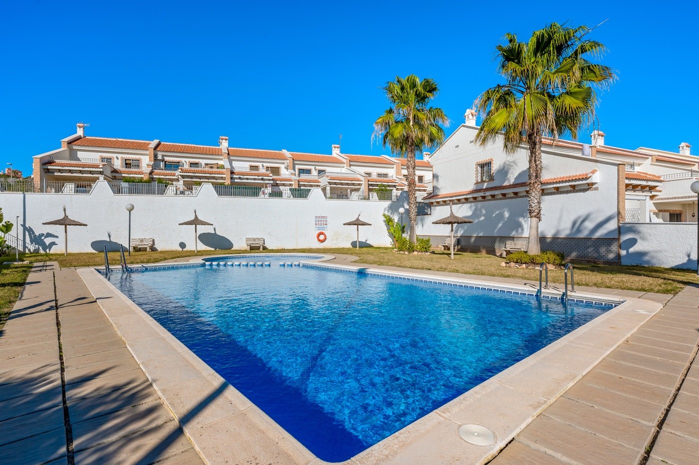 For sale - 3 Bedroom 3 Bathroom Town House in San Miguel de Salinas - Inland  - Alicante