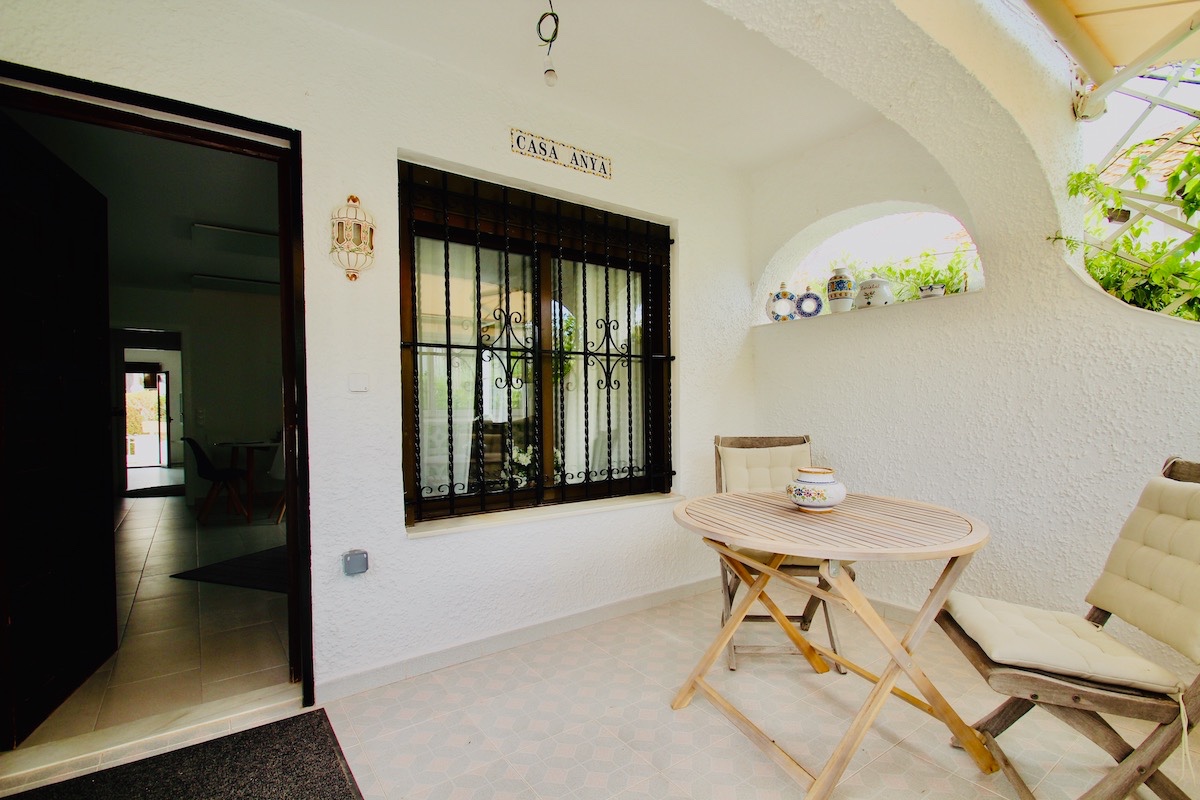 For sale - 4 Bedroom 2 Bathroom Town House in Orihuela Costa - Costa Blanca  - Alicante