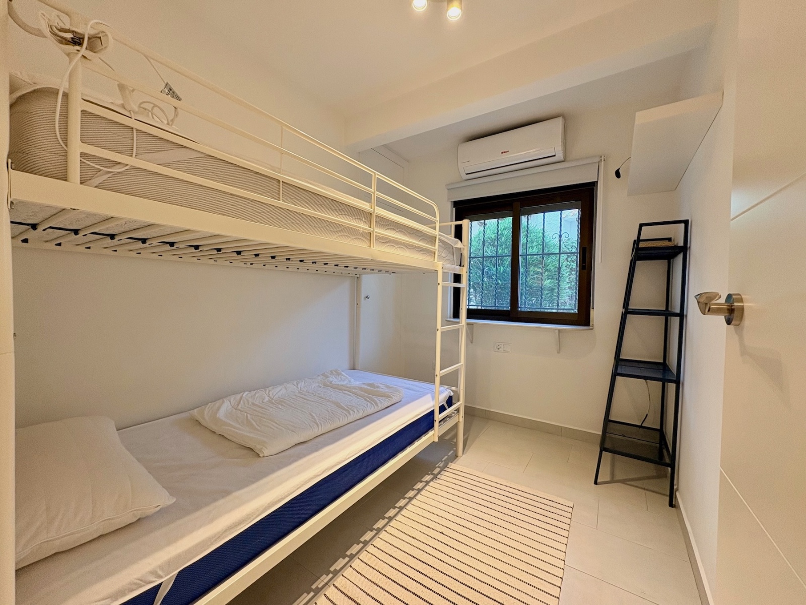 For sale - 4 Bedroom 2 Bathroom Town House in Orihuela Costa - Costa Blanca  - Alicante