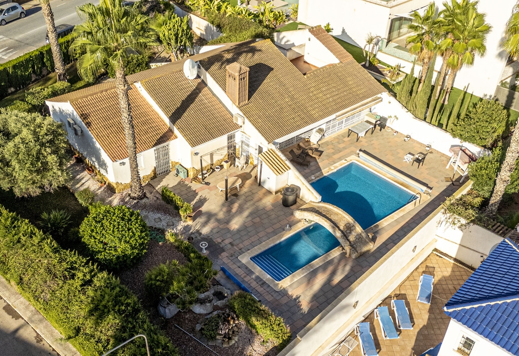 4 Bedroom 4 Bathroom Villa in Orihuela