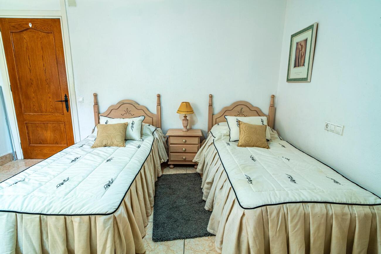 For sale - 4 Bedroom 4 Bathroom Villa in Orihuela -  - Alicante