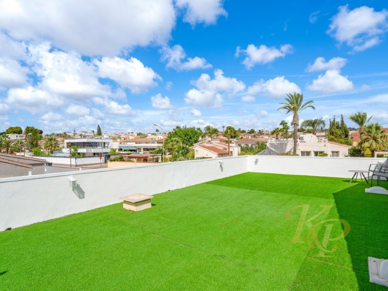 For sale - 7 Bedroom 3 Bathroom Villa in Rojales - Ciudad Quesada  - Alicante