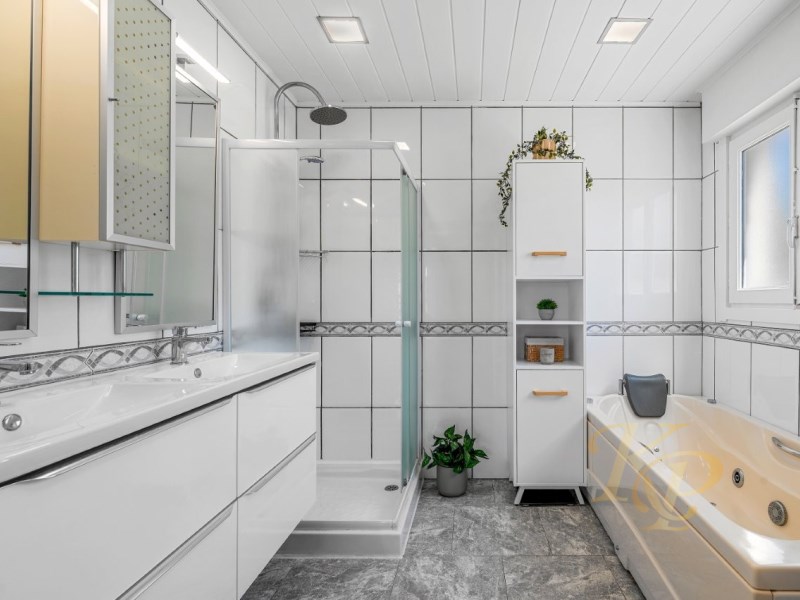 For sale - 7 Bedroom 3 Bathroom Villa in Rojales - Ciudad Quesada  - Alicante