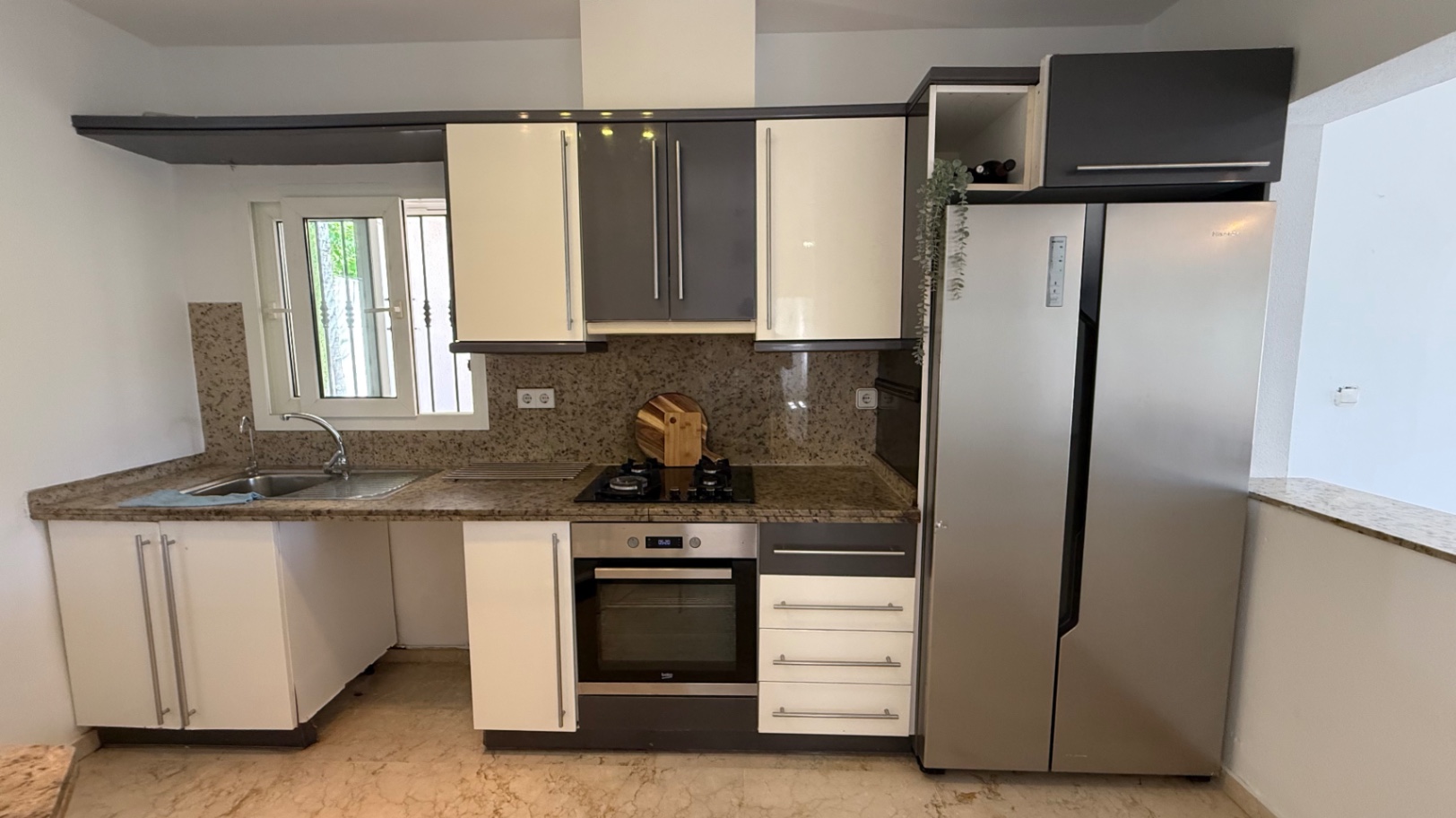 For sale - 4 Bedroom 2 Bathroom Villa in Orihuela - Inland  - Alicante