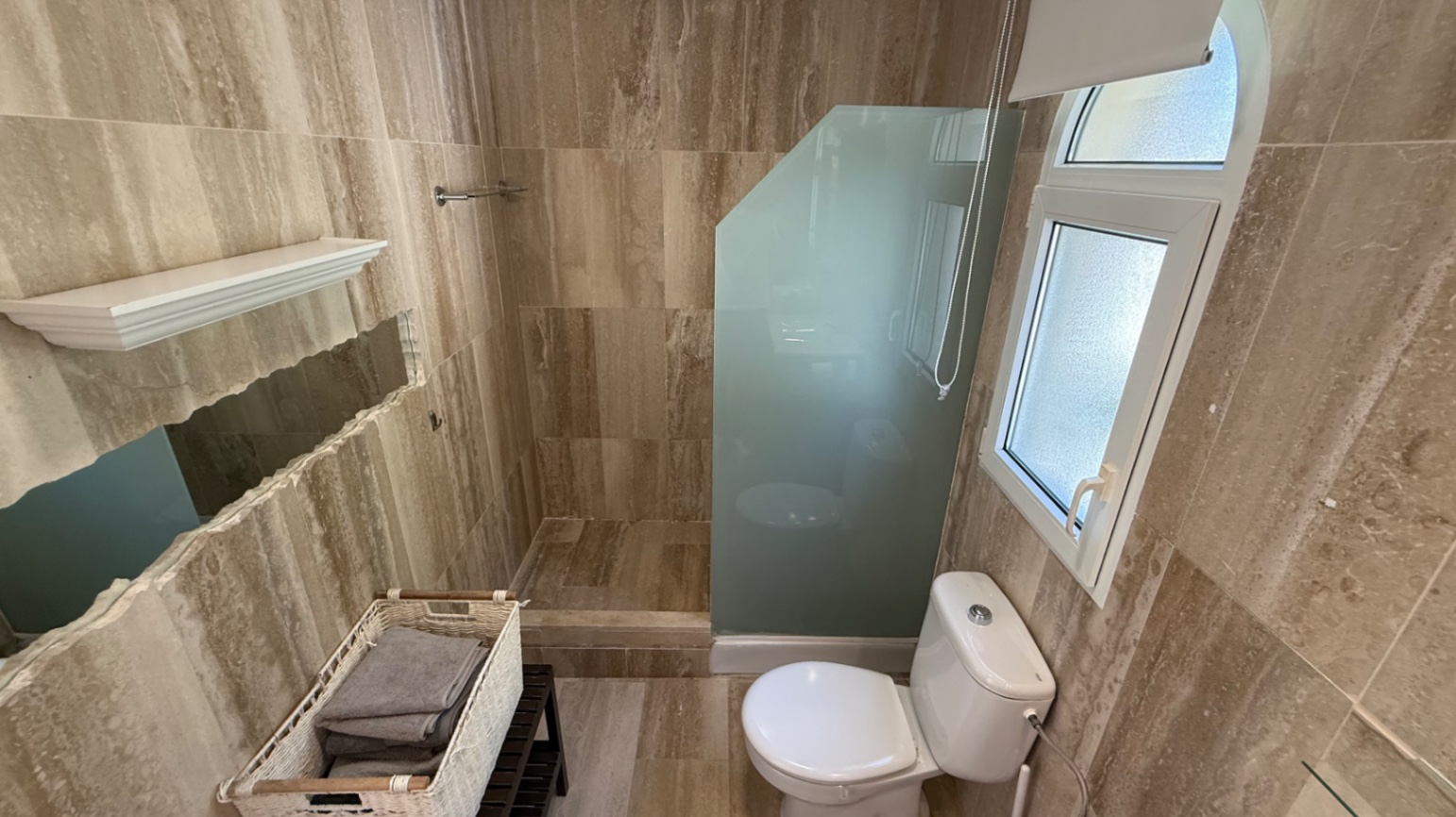 For sale - 4 Bedroom 2 Bathroom Villa in Orihuela - Inland  - Alicante