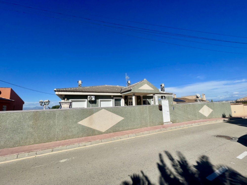 For sale - 4 Bedroom 3 Bathroom Villa in Ciudad Quesada - Costa Blanca  - Alicante