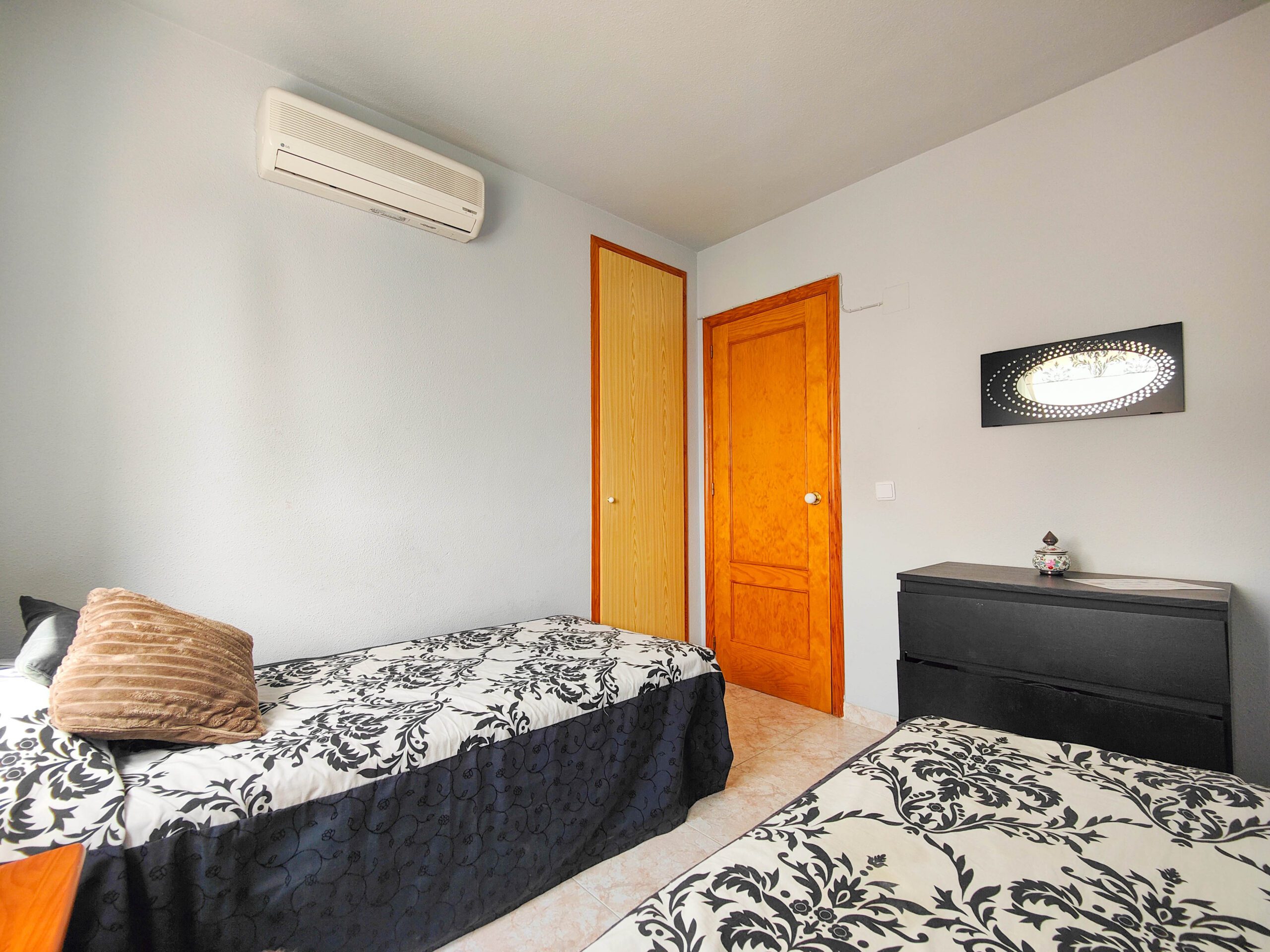 For sale - 3 Bedroom 2 Bathroom Town House in Orihuela Costa - Costa Blanca  - Alicante