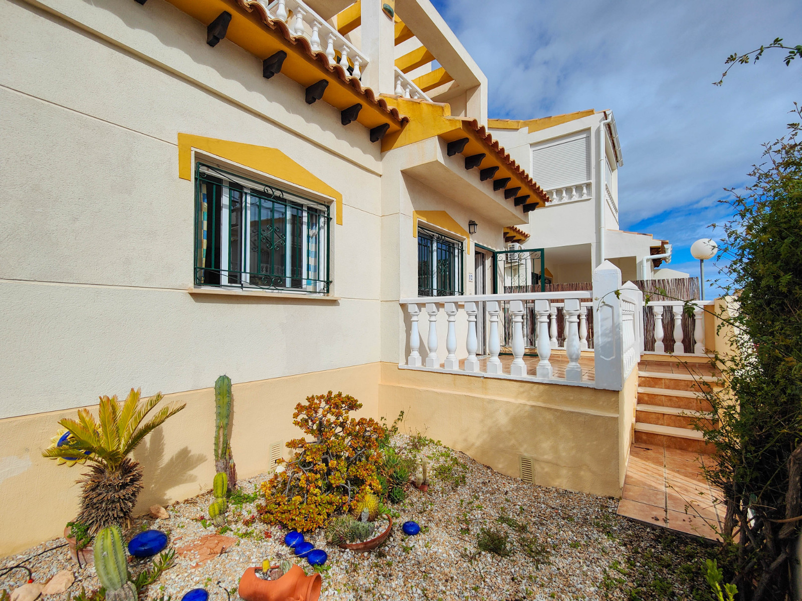 For sale - 3 Bedroom 2 Bathroom Town House in Orihuela Costa - Costa Blanca  - Alicante