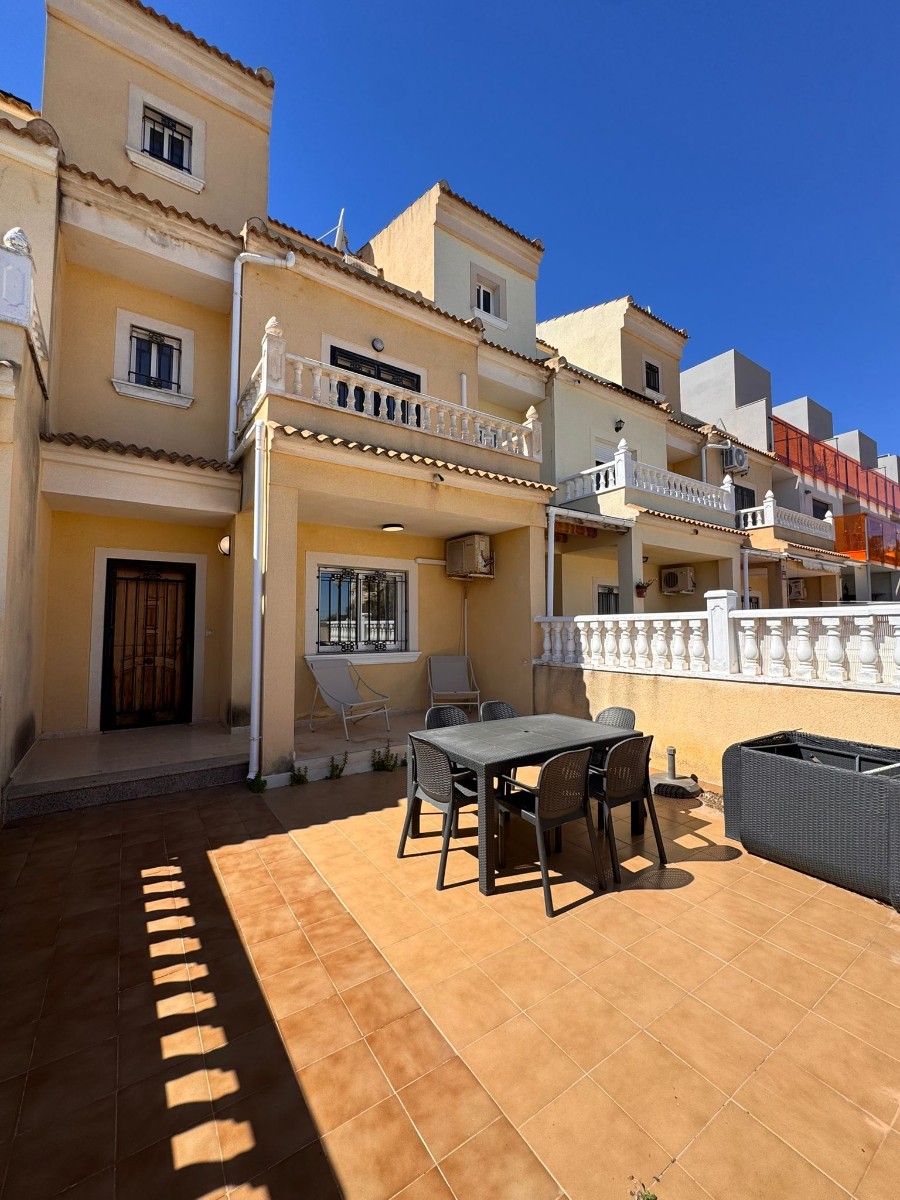 For sale - 3 Bedroom 2 Bathroom Town House in Campoamor - Costa Blanca  - Alicante