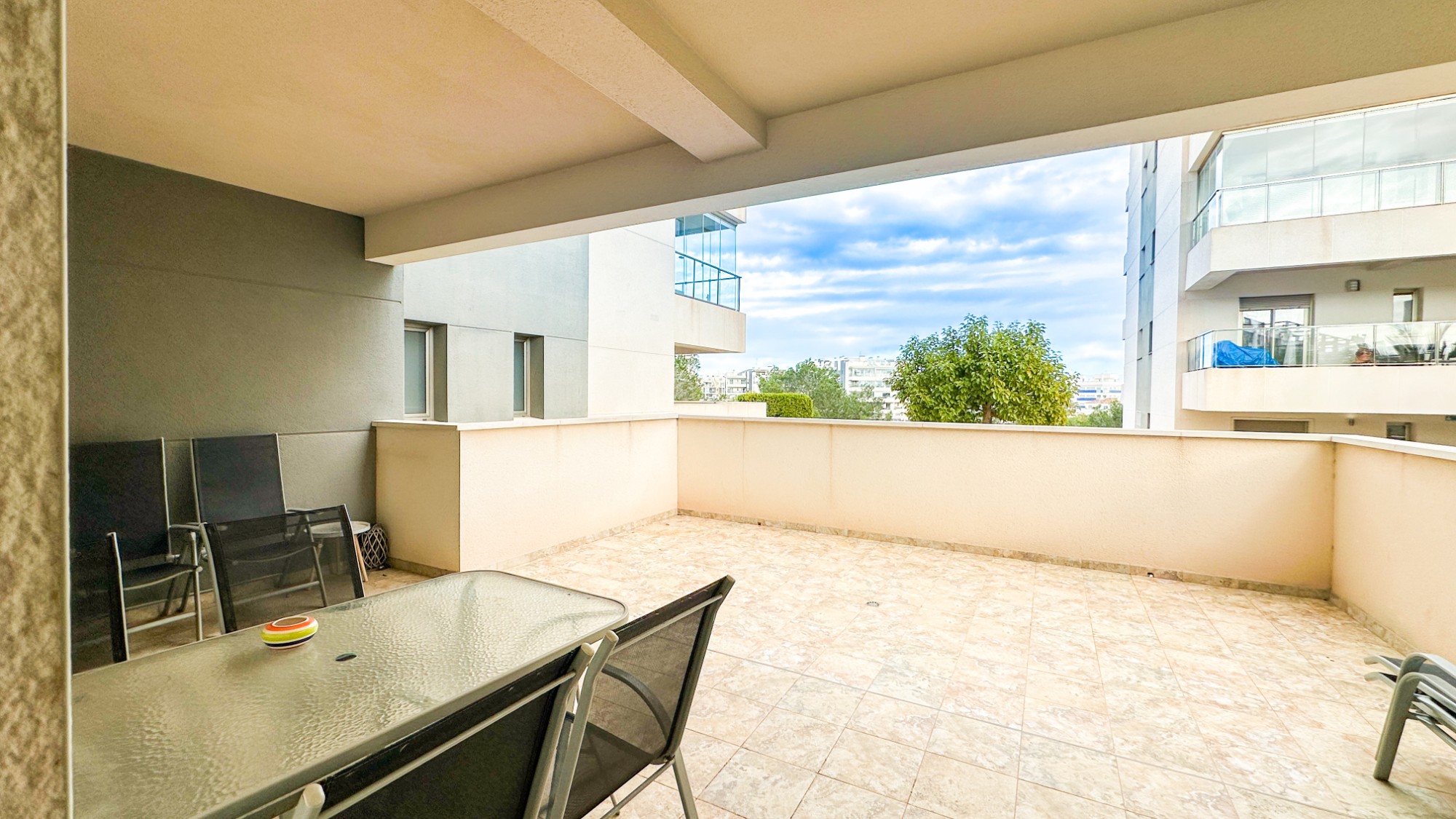 Apartment in Villamartin - view 1