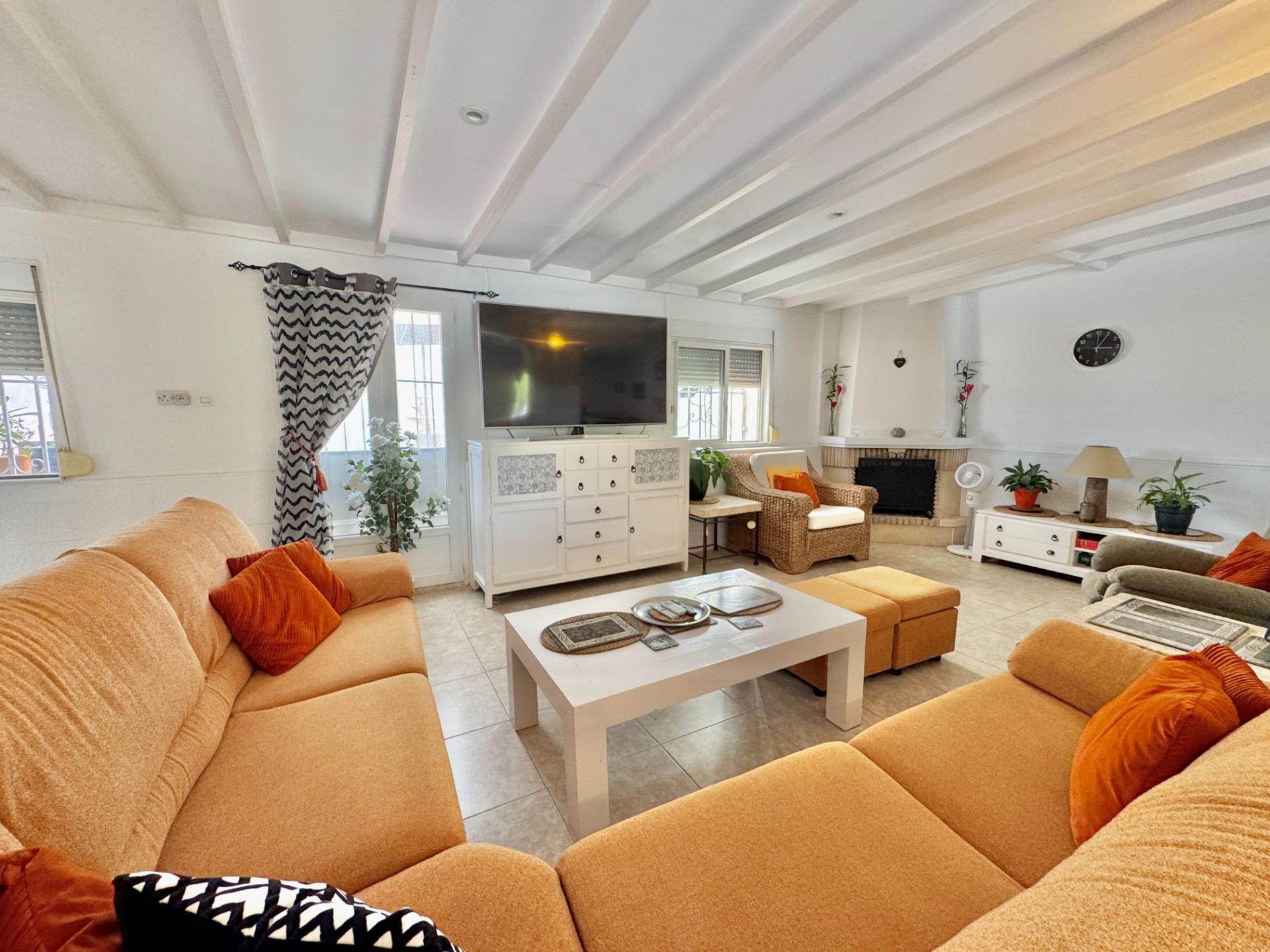 For sale - 7 Bedroom 5 Bathroom Villa in Dolores - Comunidad Valenciana  - Alicante