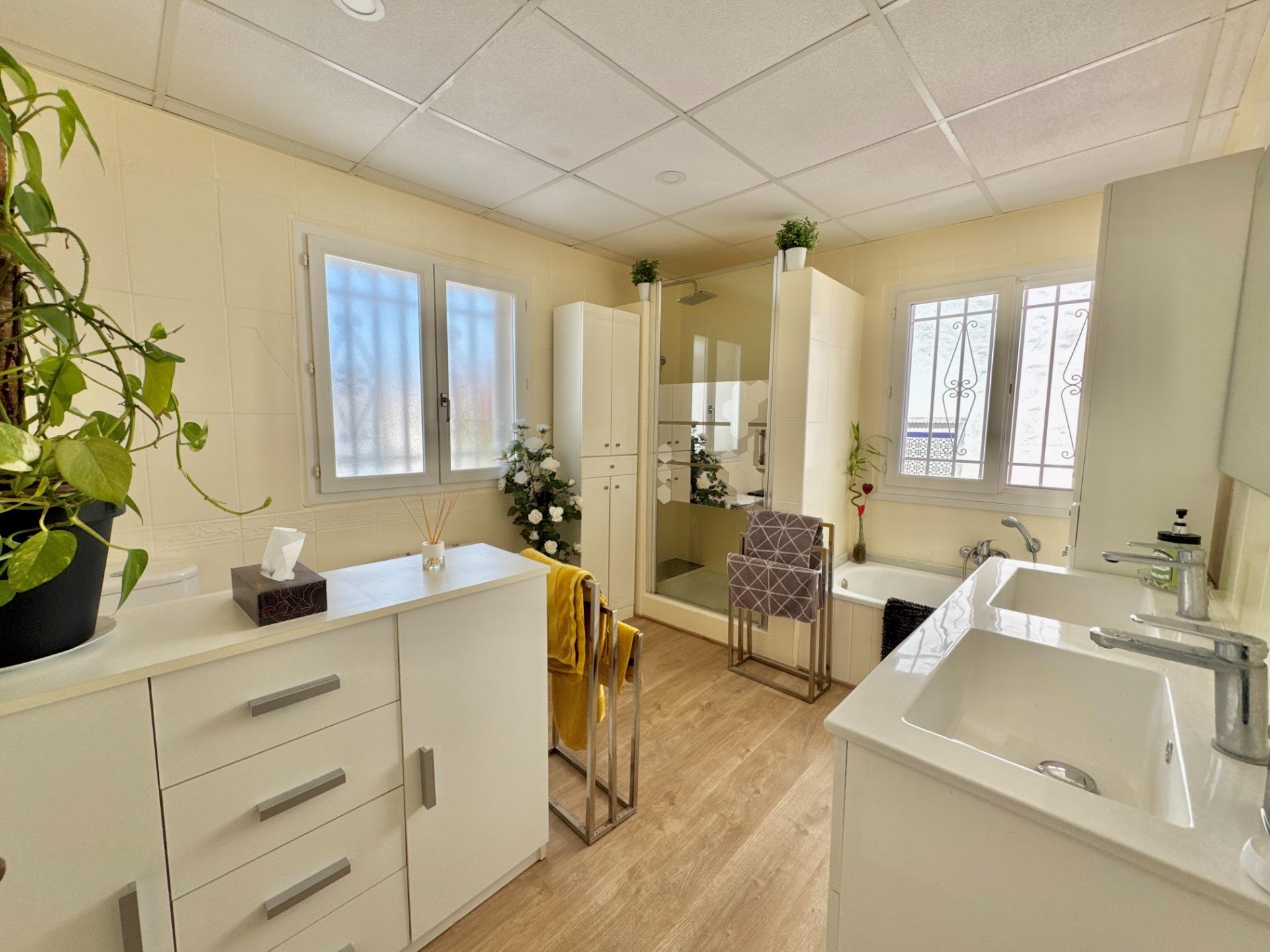 For sale - 7 Bedroom 5 Bathroom Villa in Dolores - Comunidad Valenciana  - Alicante