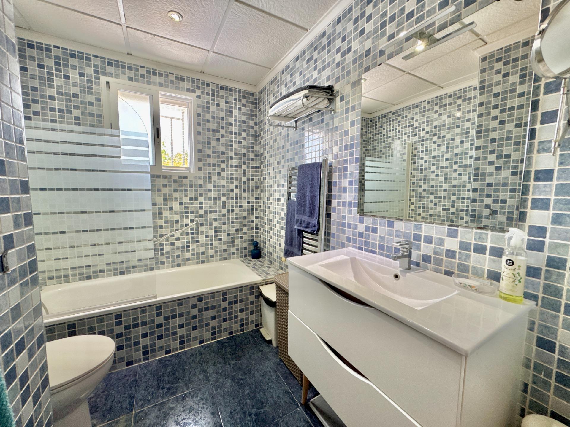 For sale - 7 Bedroom 5 Bathroom Villa in Dolores - Comunidad Valenciana  - Alicante