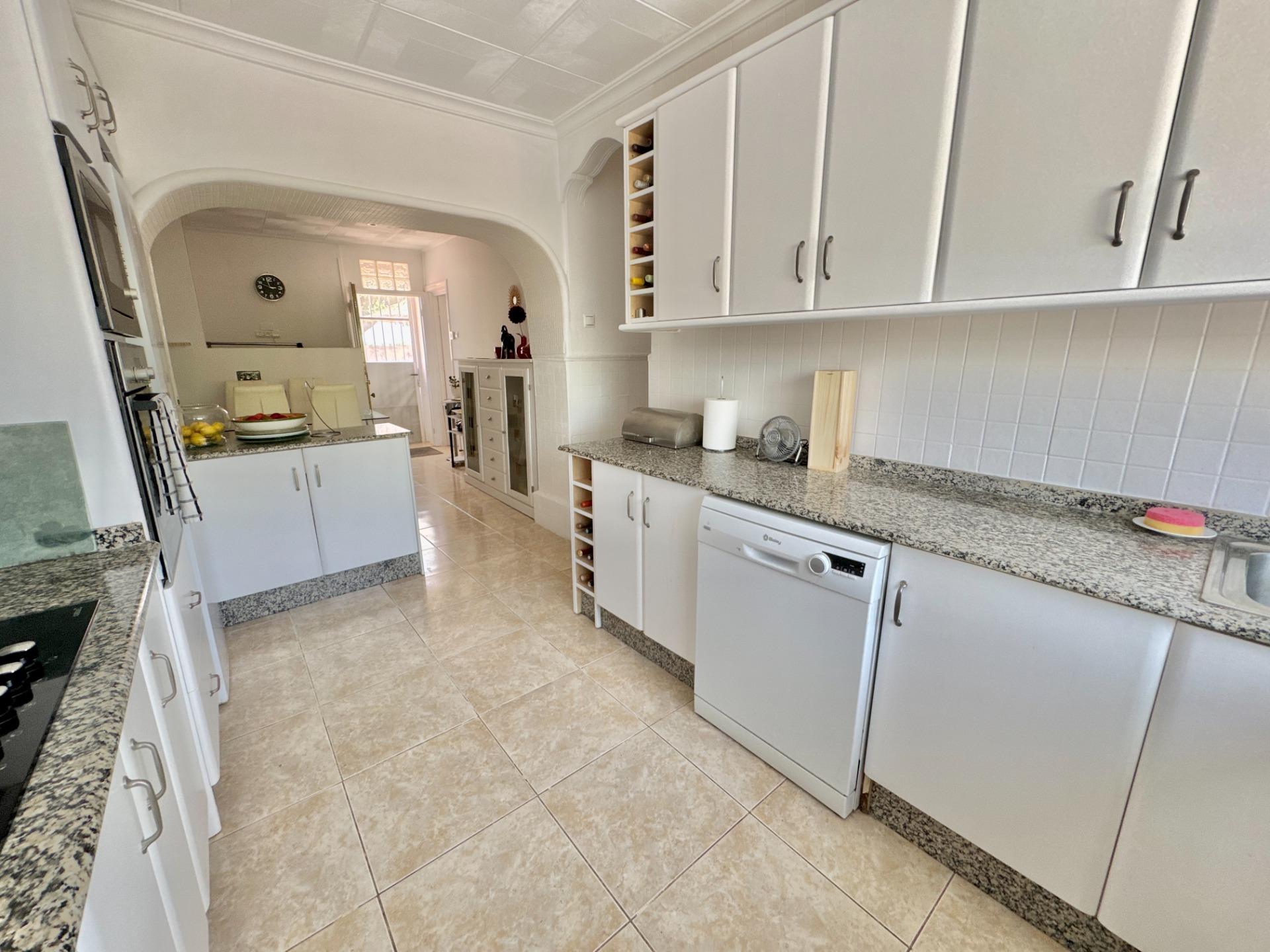 For sale - 7 Bedroom 5 Bathroom Villa in Dolores - Comunidad Valenciana  - Alicante