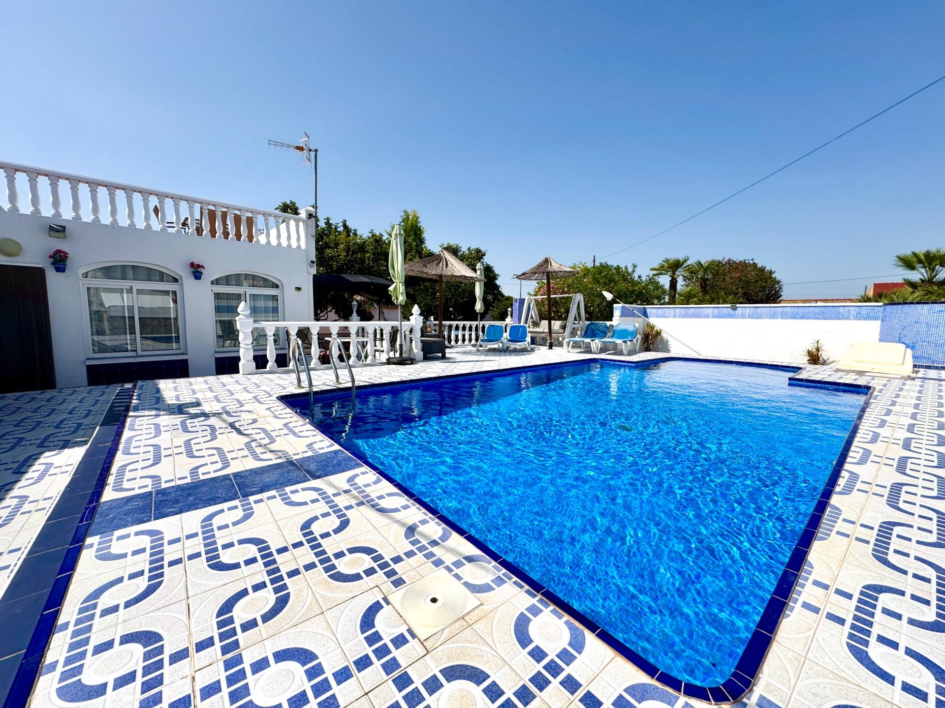 For sale - 7 Bedroom 5 Bathroom Villa in Dolores - Comunidad Valenciana  - Alicante