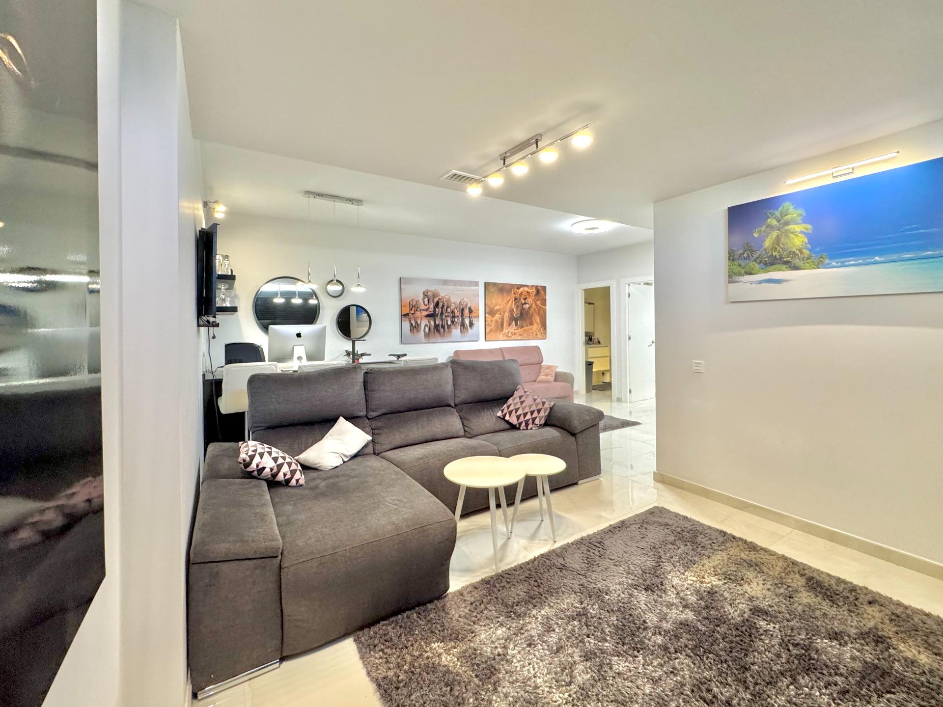 For sale - 4 Bedroom 4 Bathroom Villa in Orihuela Costa - Lomas De Cabo Roig  - Alicante