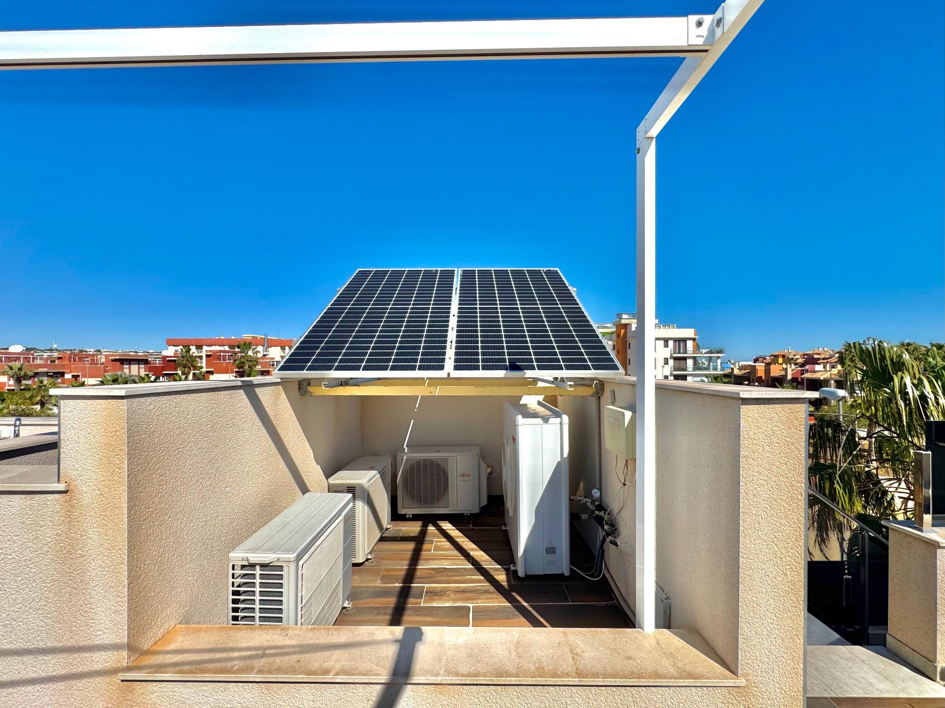 For sale - 4 Bedroom 4 Bathroom Villa in Orihuela Costa - Lomas De Cabo Roig  - Alicante