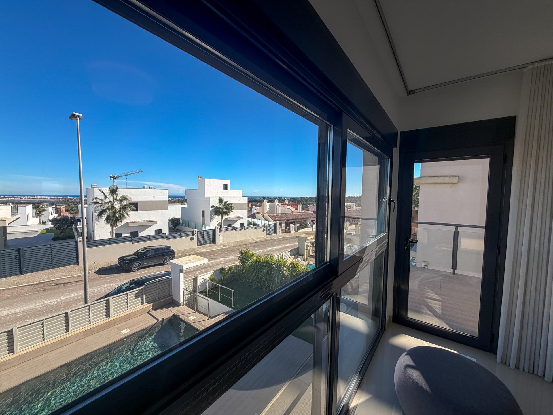 For sale - 4 Bedroom 3 Bathroom Villa in San Miguel de Salinas - Bellavista  - Alicante