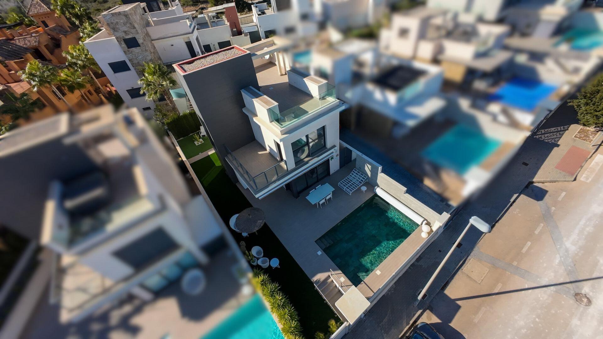 For sale - 4 Bedroom 3 Bathroom Villa in San Miguel de Salinas - Bellavista  - Alicante