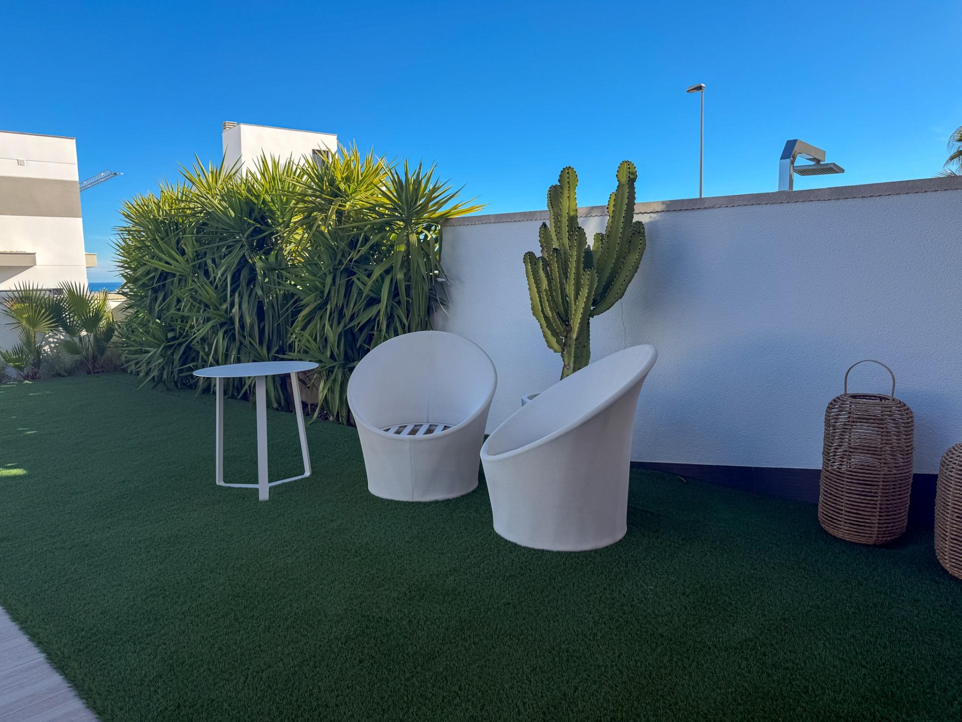 For sale - 4 Bedroom 3 Bathroom Villa in San Miguel de Salinas - Bellavista  - Alicante