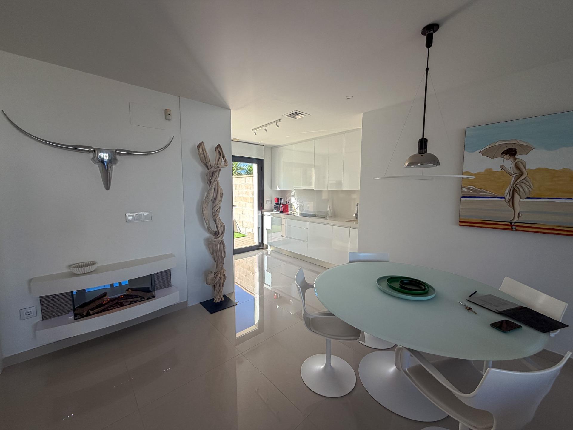 For sale - 4 Bedroom 3 Bathroom Villa in San Miguel de Salinas - Bellavista  - Alicante