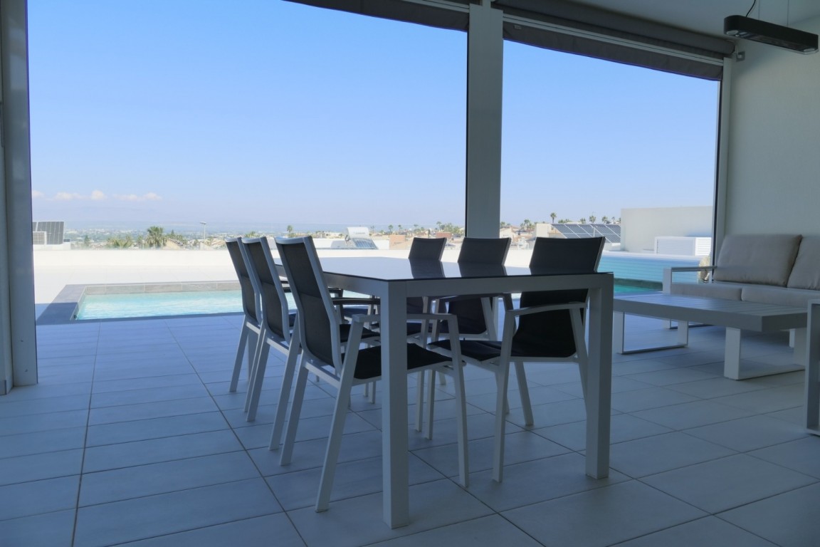 For sale - 4 Bedroom 2 Bathroom Villa in Benijofar - Costa Blanca  - Alicante