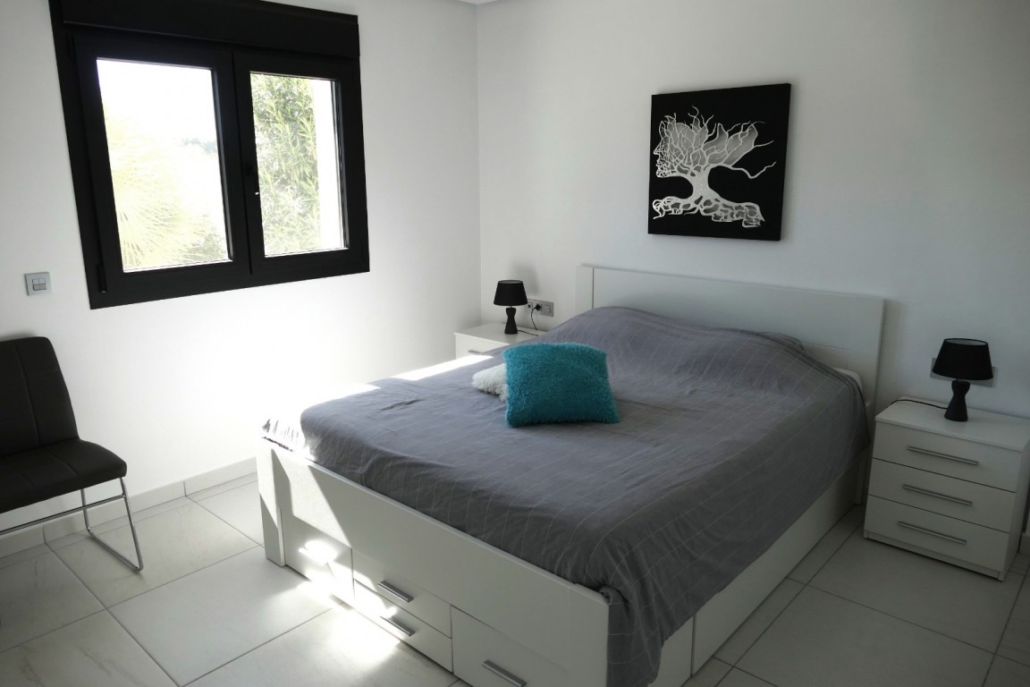 For sale - 4 Bedroom 2 Bathroom Villa in Benijofar - Costa Blanca  - Alicante