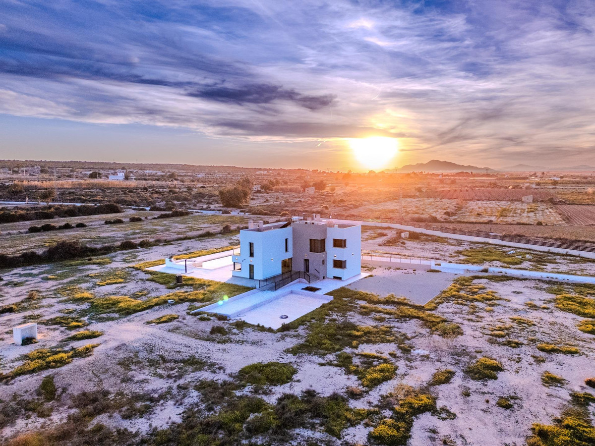 For sale - 5 Bedroom 4 Bathroom House - Detached Villa in San Fulgencio - La Marina  - Alicante