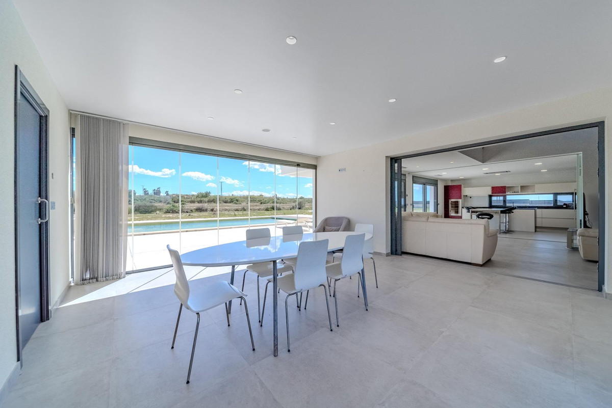 For sale - 5 Bedroom 4 Bathroom House - Detached Villa in San Fulgencio - La Marina  - Alicante