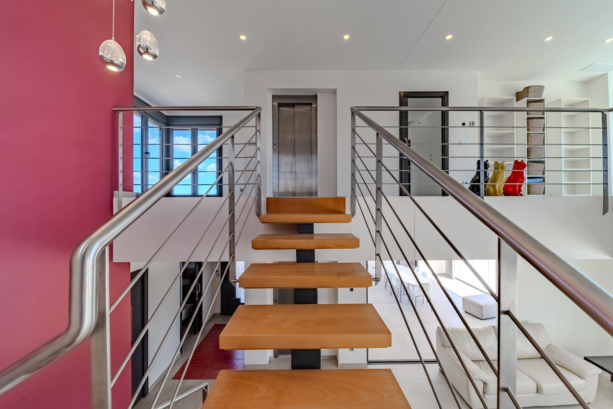 For sale - 5 Bedroom 4 Bathroom House - Detached Villa in San Fulgencio - La Marina  - Alicante