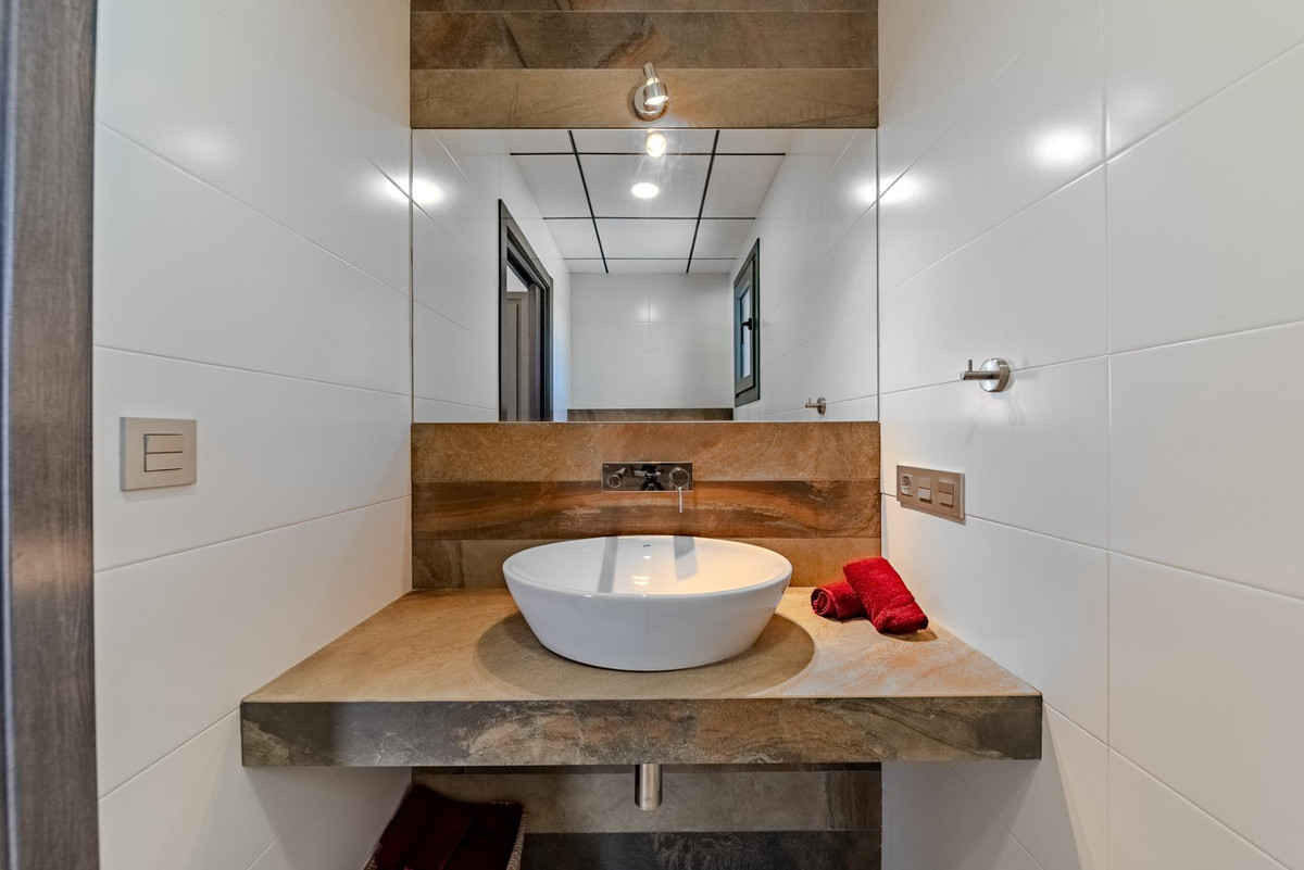 For sale - 5 Bedroom 4 Bathroom House - Detached Villa in San Fulgencio - La Marina  - Alicante