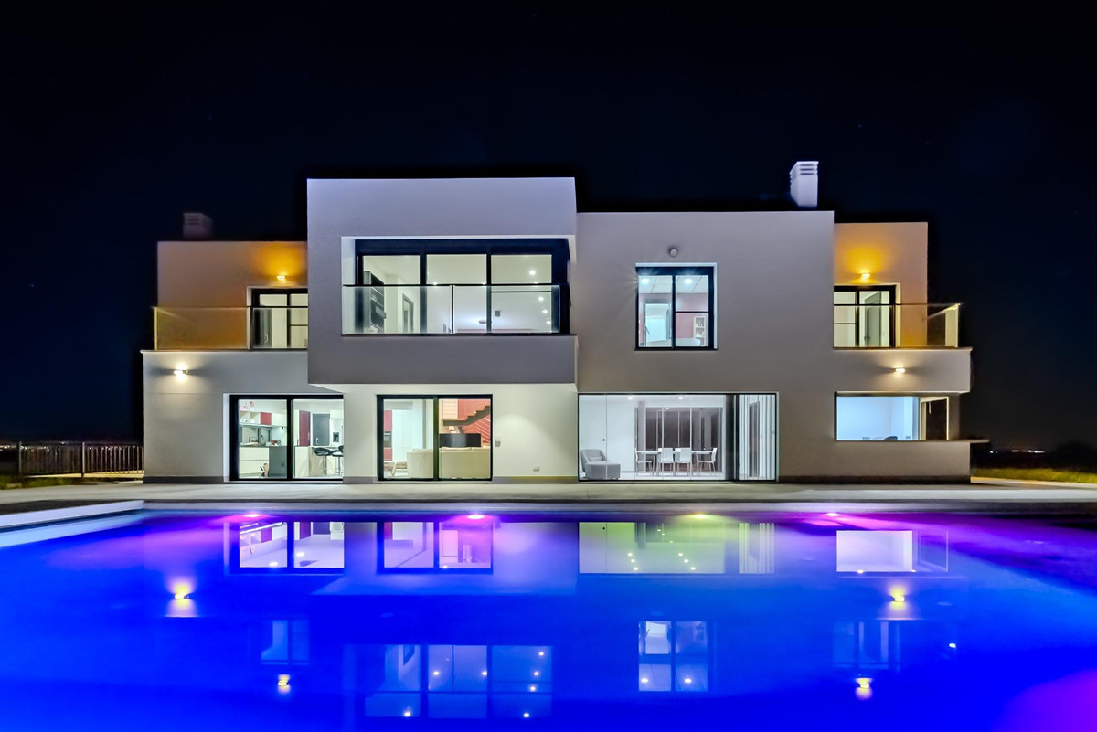 For sale - 5 Bedroom 4 Bathroom House - Detached Villa in San Fulgencio - La Marina  - Alicante