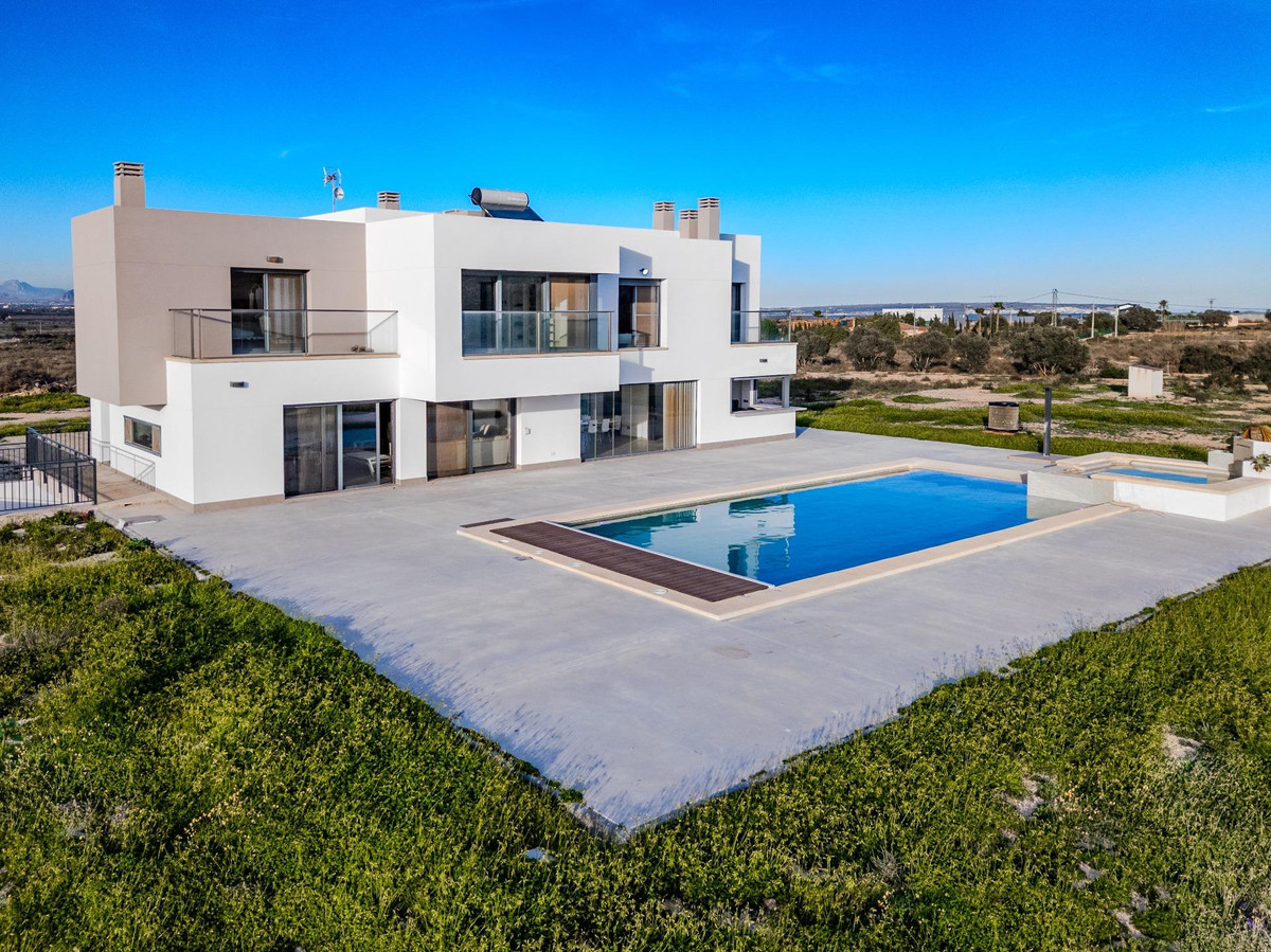For sale - 5 Bedroom 4 Bathroom House - Detached Villa in San Fulgencio - La Marina  - Alicante