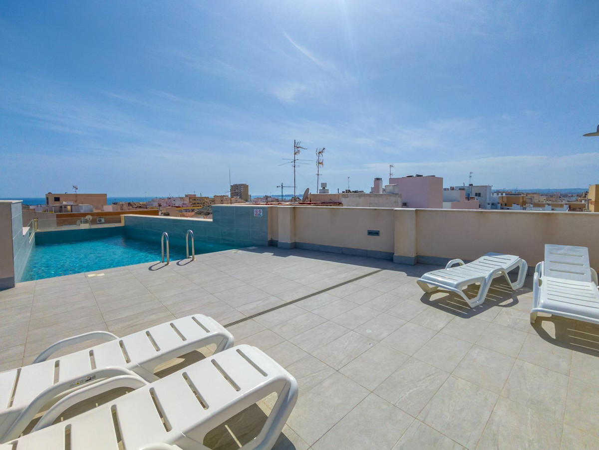 For sale - 2 Bedroom 2 Bathroom Apartment - Middle Floor Apartment in Torrevieja - Torrevieja Centro  - Alicante