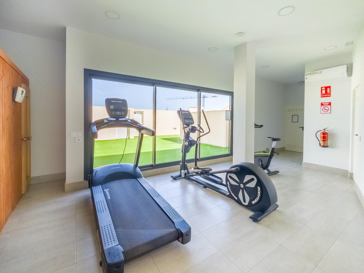 For sale - 2 Bedroom 2 Bathroom Apartment - Middle Floor Apartment in Torrevieja - Torrevieja Centro  - Alicante