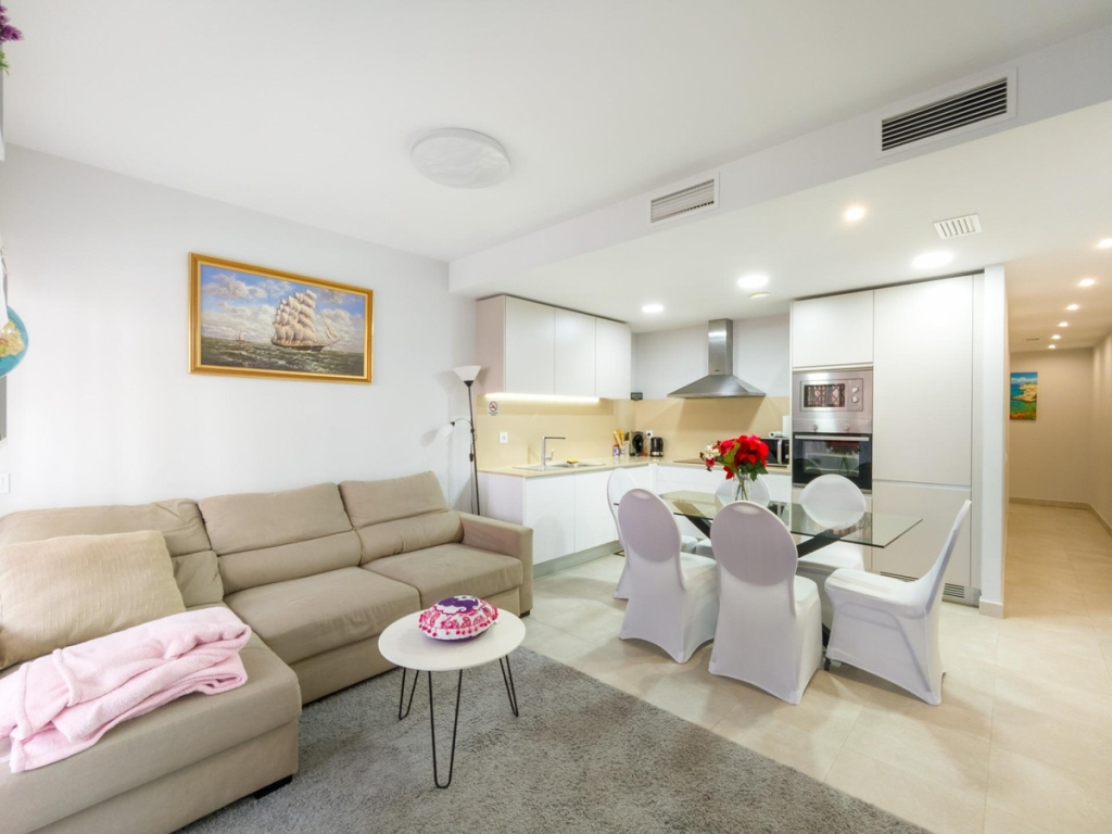 2 Bedroom 2 Bathroom Apartment - Middle Floor Apartment in Torrevieja