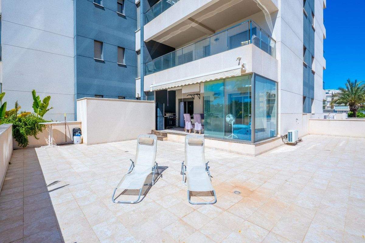 For sale - 3 Bedroom 2 Bathroom Apartment - Ground Floor Apartment in Orihuela - Los Dolses  - Alicante