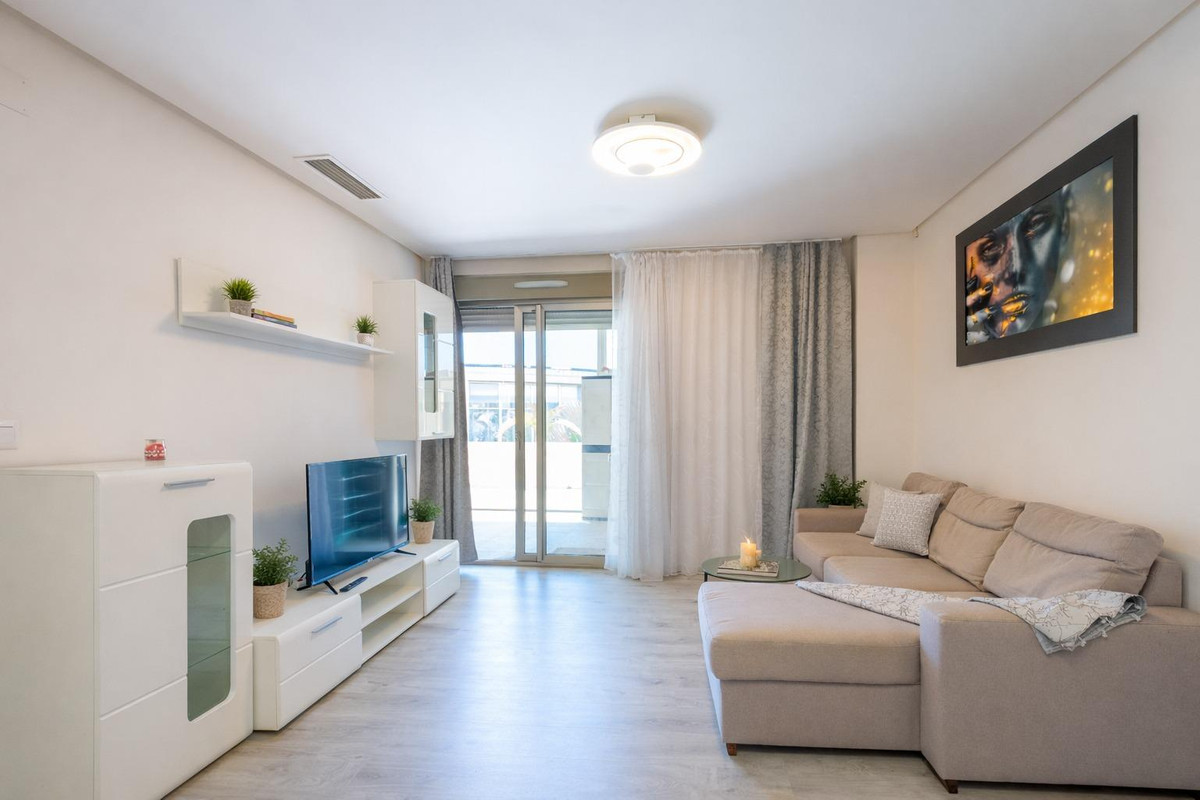 For sale - 3 Bedroom 2 Bathroom Apartment - Ground Floor Apartment in Orihuela - Los Dolses  - Alicante