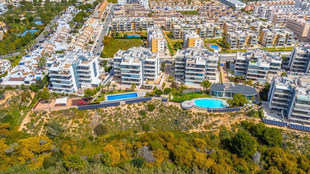 For sale - 3 Bedroom 2 Bathroom Apartment - Ground Floor Apartment in Orihuela - Los Dolses  - Alicante