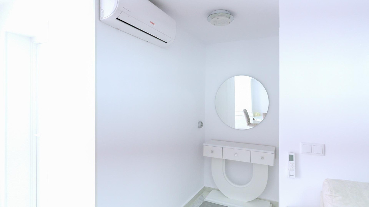 For sale - 4 Bedroom 3 Bathroom House - Townhouse in Orihuela - Punta Prima  - Alicante