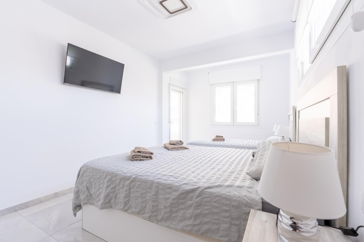 For sale - 4 Bedroom 3 Bathroom House - Townhouse in Orihuela - Punta Prima  - Alicante