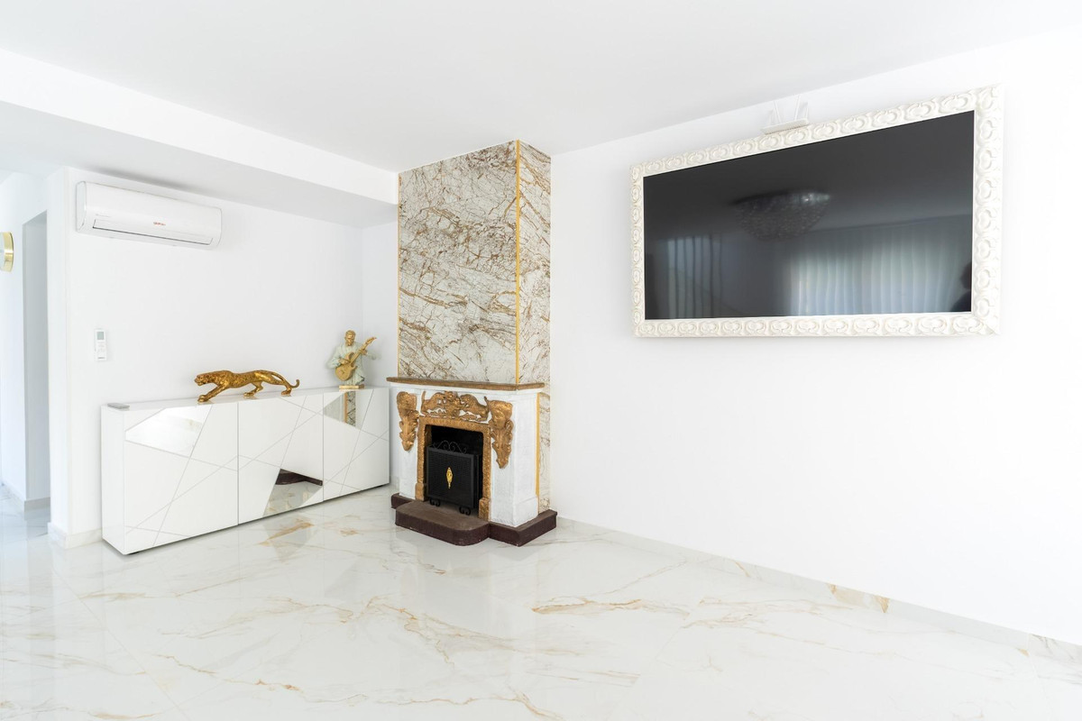 For sale - 4 Bedroom 3 Bathroom House - Townhouse in Orihuela - Punta Prima  - Alicante