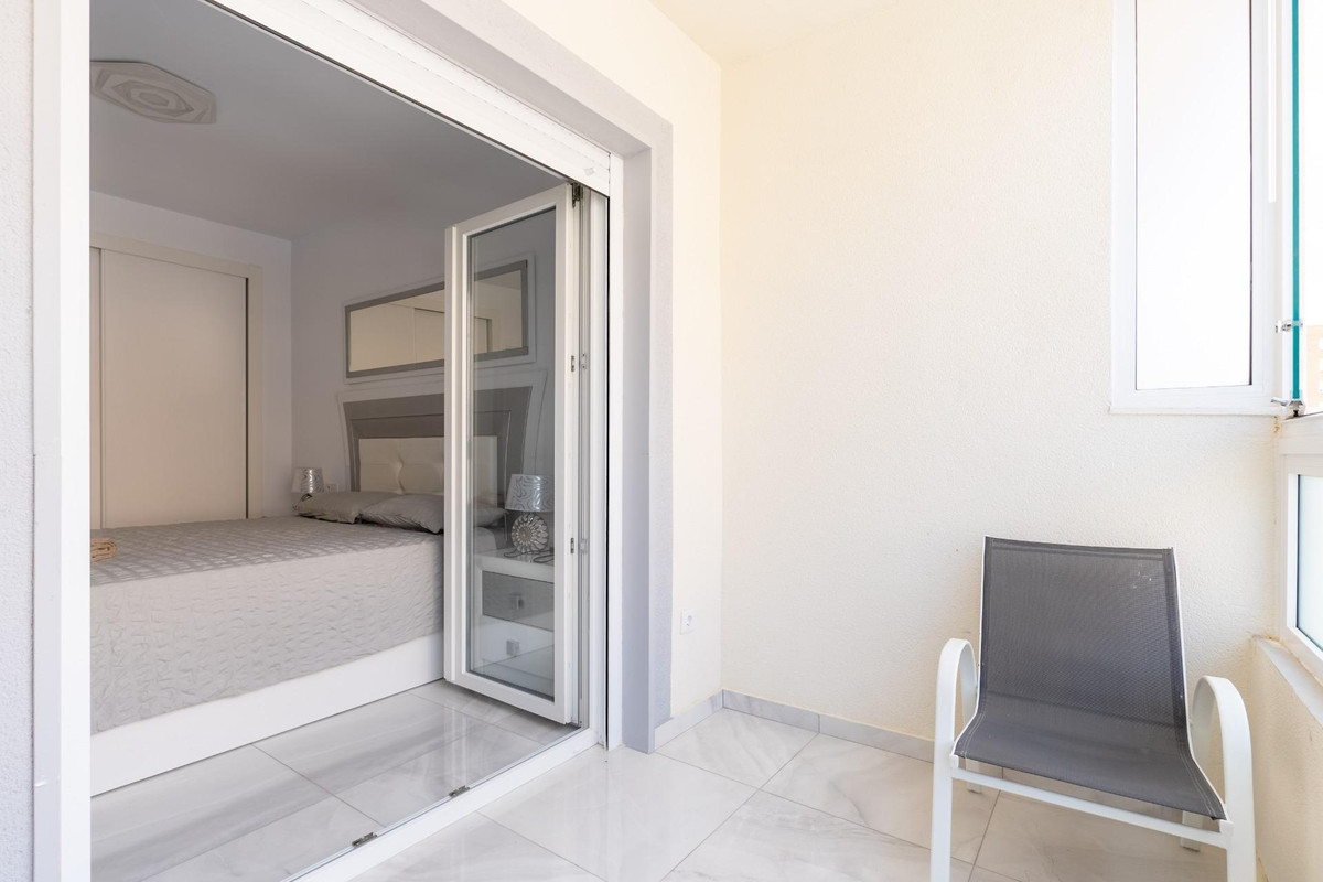 For sale - 4 Bedroom 3 Bathroom House - Townhouse in Orihuela - Punta Prima  - Alicante
