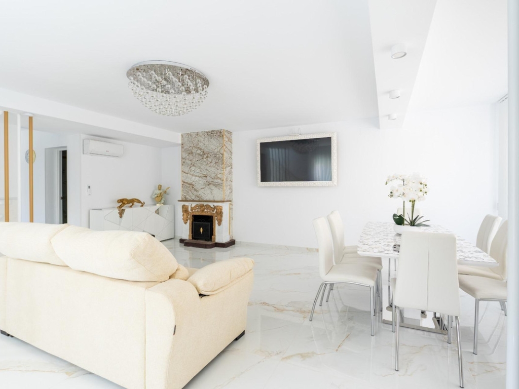 4 Bedroom 3 Bathroom House - Townhouse in Orihuela